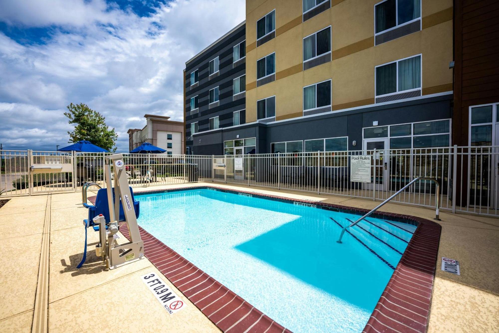 Fairfield Inn & Suites By Marriott Huntsville Exterior photo